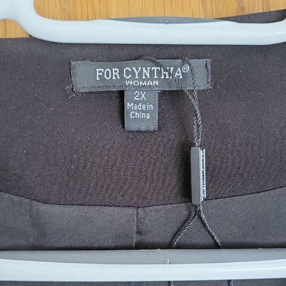 For Cynthia Black Blazer with Pearl Details - Picture 2 of 5